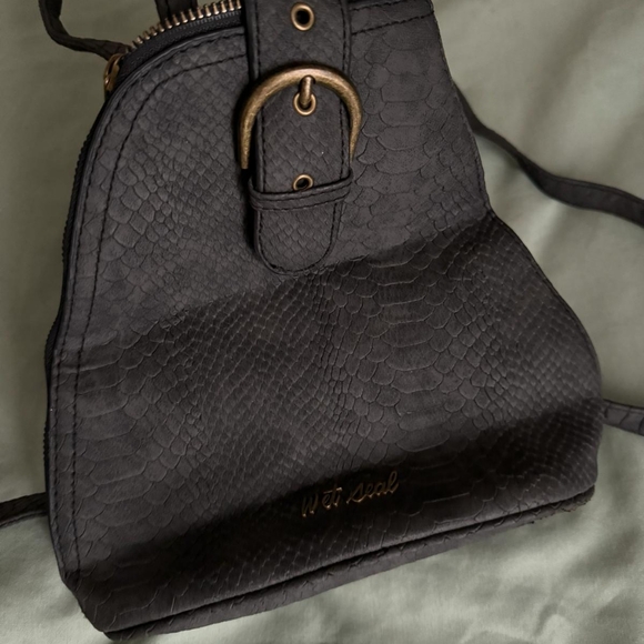 Backpack - Picture 2 of 4